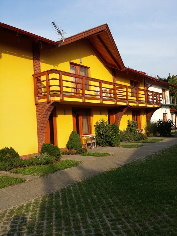 Okker Apartman ギュラ エクステリア 写真