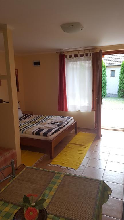 Okker Apartman ギュラ 部屋 写真
